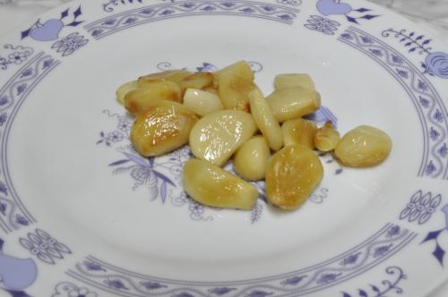 Pečený česnek  – Snadné recept z Česko kuchyně, hotový za Do 30 minut